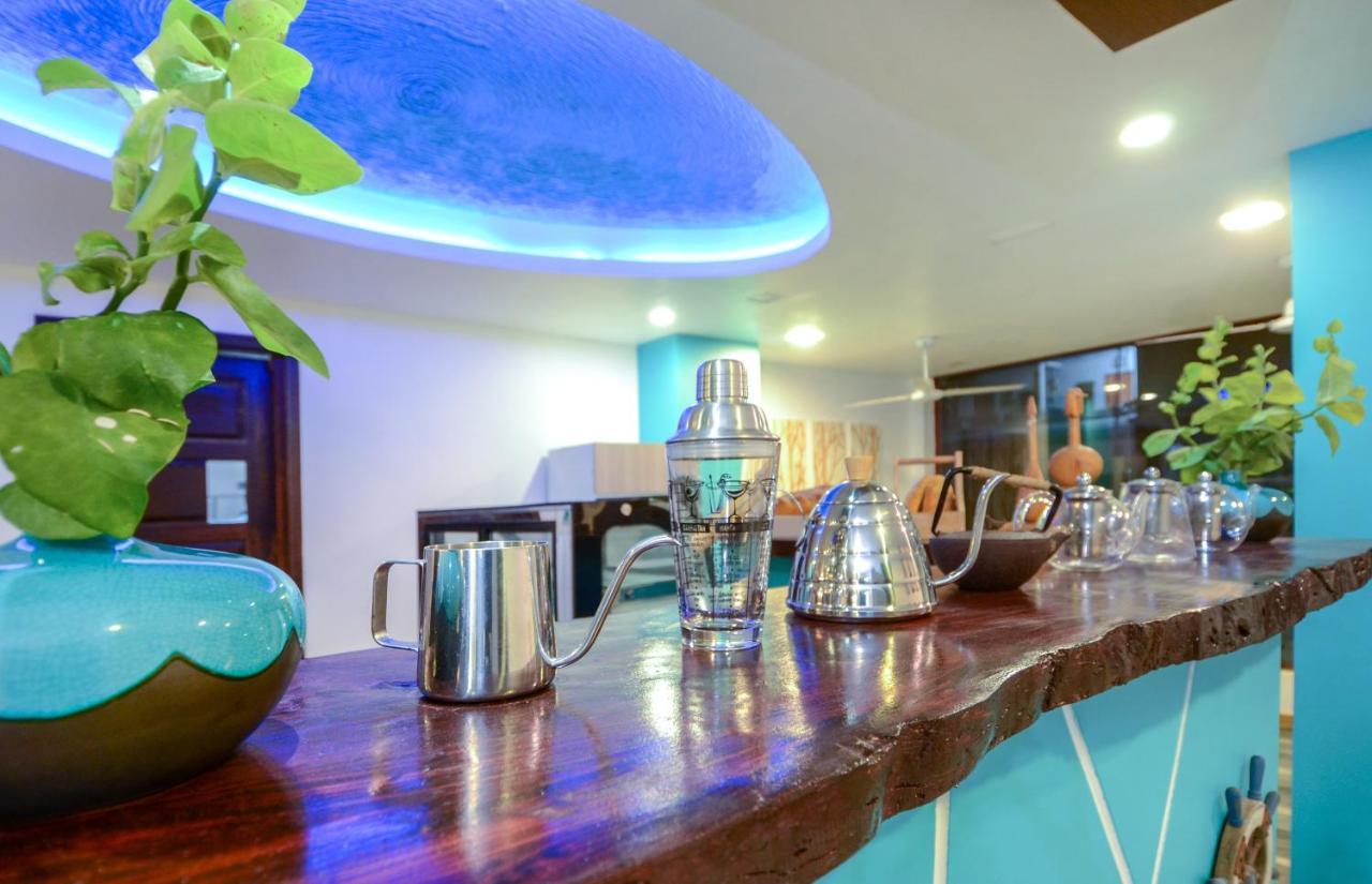 Aquzz Hotel & Spa - Maldives Maafushi Exterior photo